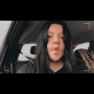 Meet your Posher, Chloe